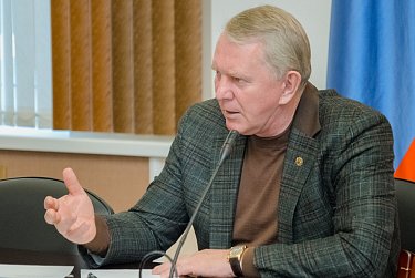 Новый год без фейерверков, но с подарками